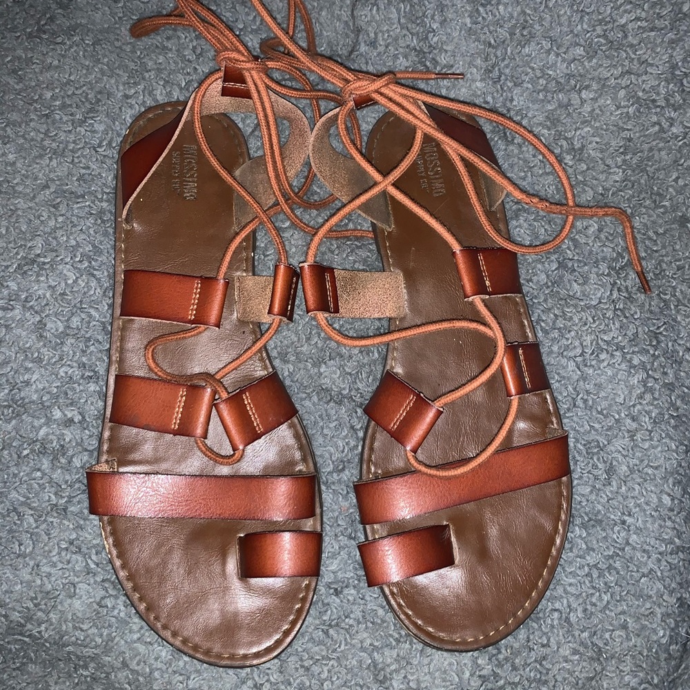 brown leather wrap sandals!